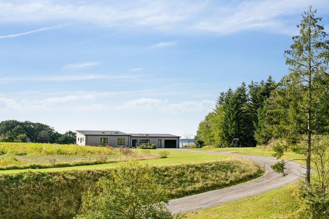 Hovedgaden 85, 8832 Skals